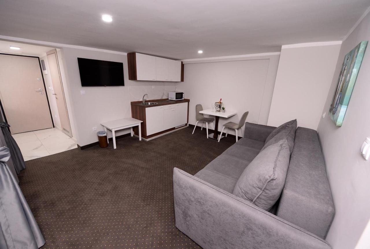 Apartment Alexandar Square