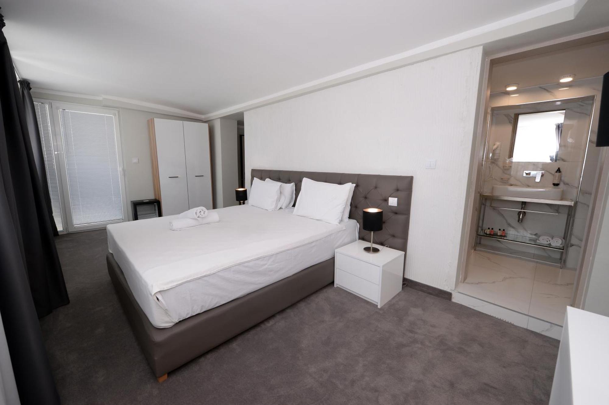 Alexandar Square Apartment *