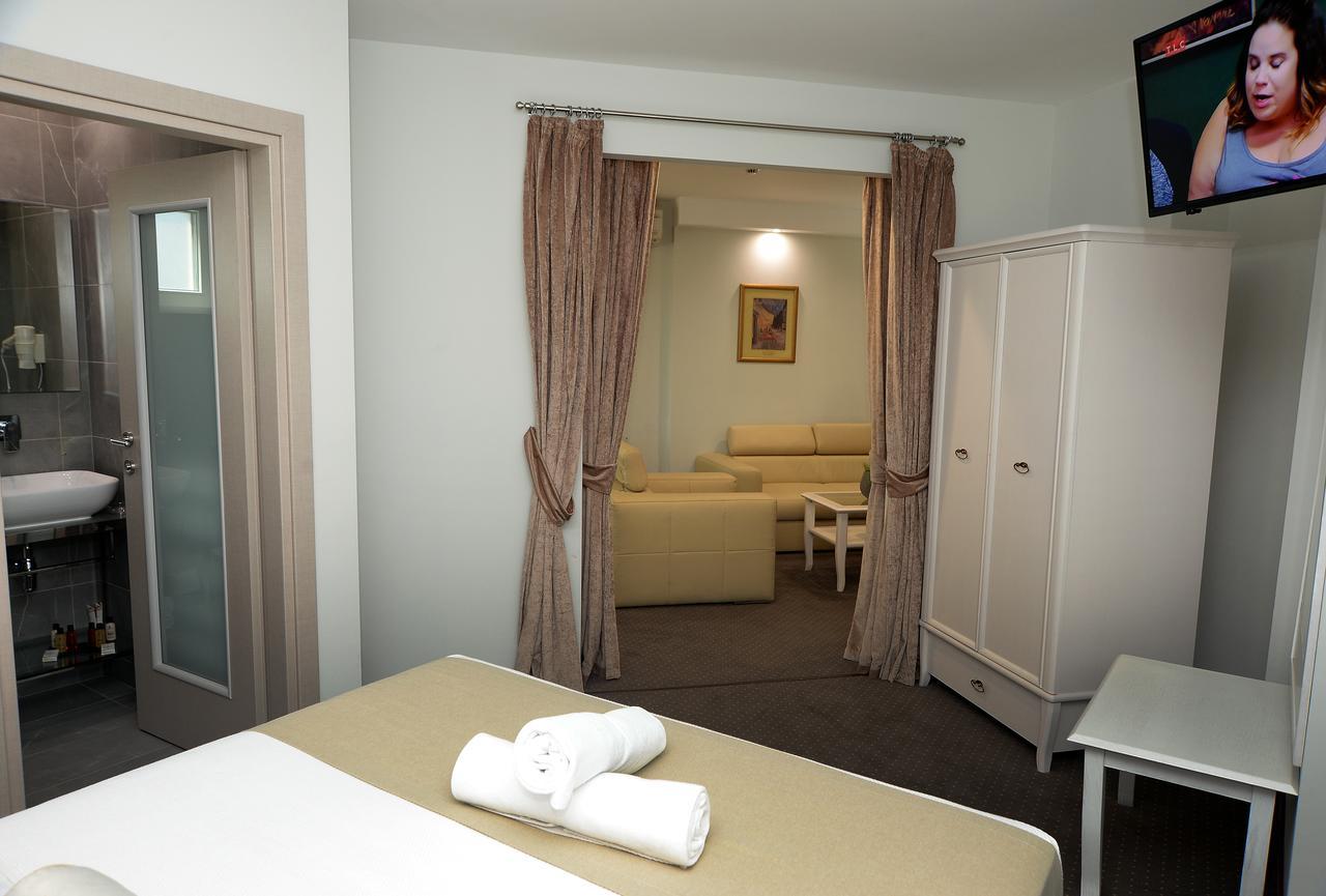 Alexandar Square Apartment *