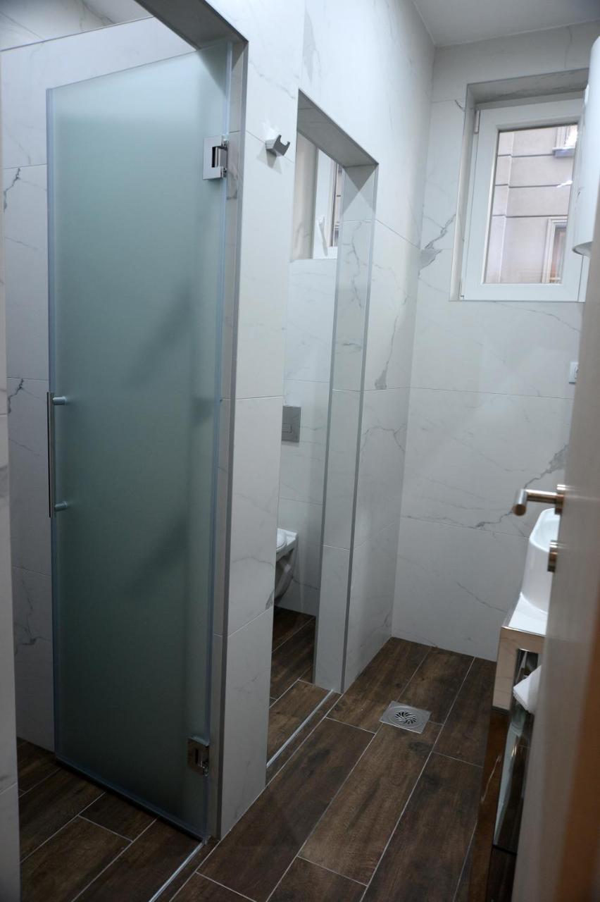 Alexandar Square Apartment *